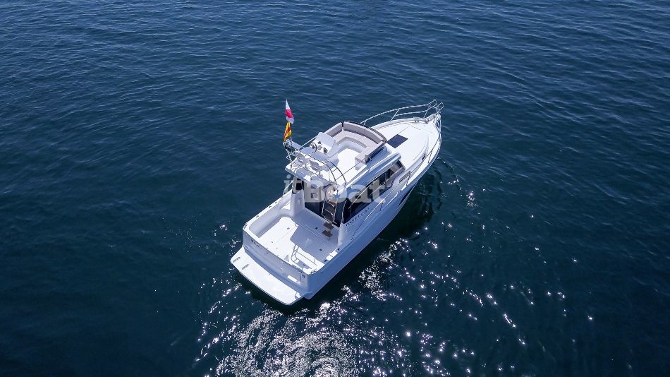 Prestige 32 - Review, Specifications & Price